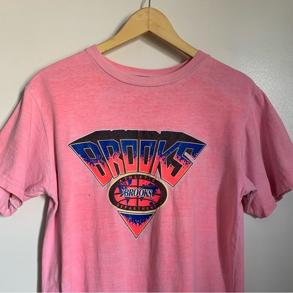 Vintage Brooks Athletics T-Shirt Faded Pink Medium 80s 90s Single Stitch - Picture 2 of 7